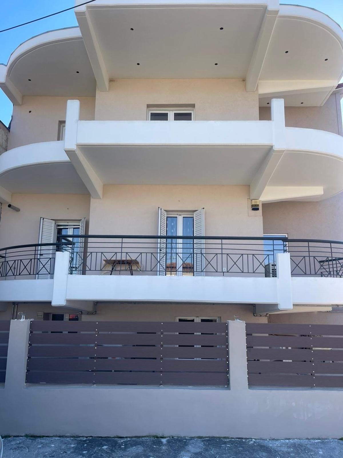 Bright Apartment, Spacious Near The Center ตริกาลา ภายนอก รูปภาพ