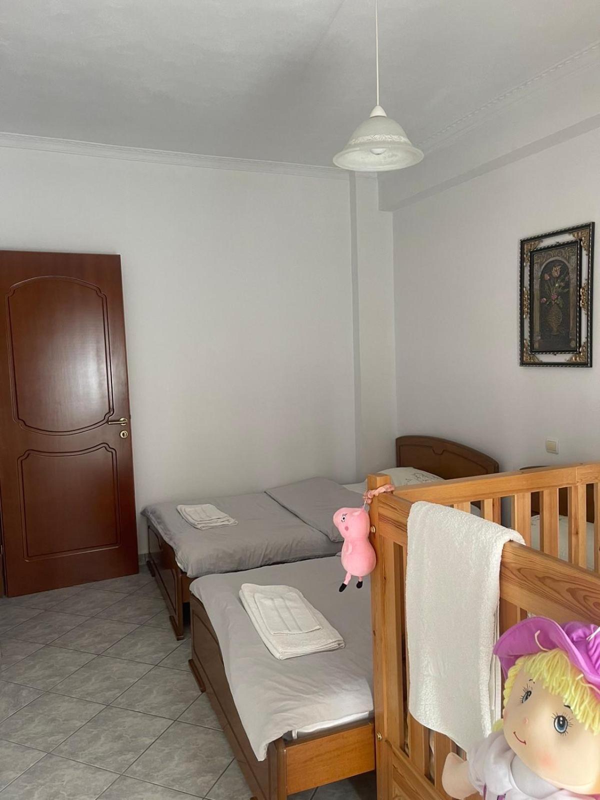Bright Apartment, Spacious Near The Center ตริกาลา ภายนอก รูปภาพ